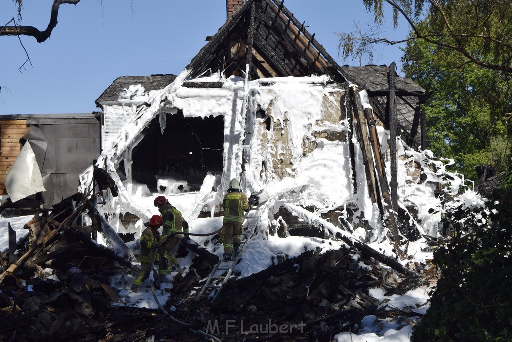 Grossfeuer Einfamilienhaus Siegburg Muehlengrabenstr P1430.JPG - Miklos Laubert